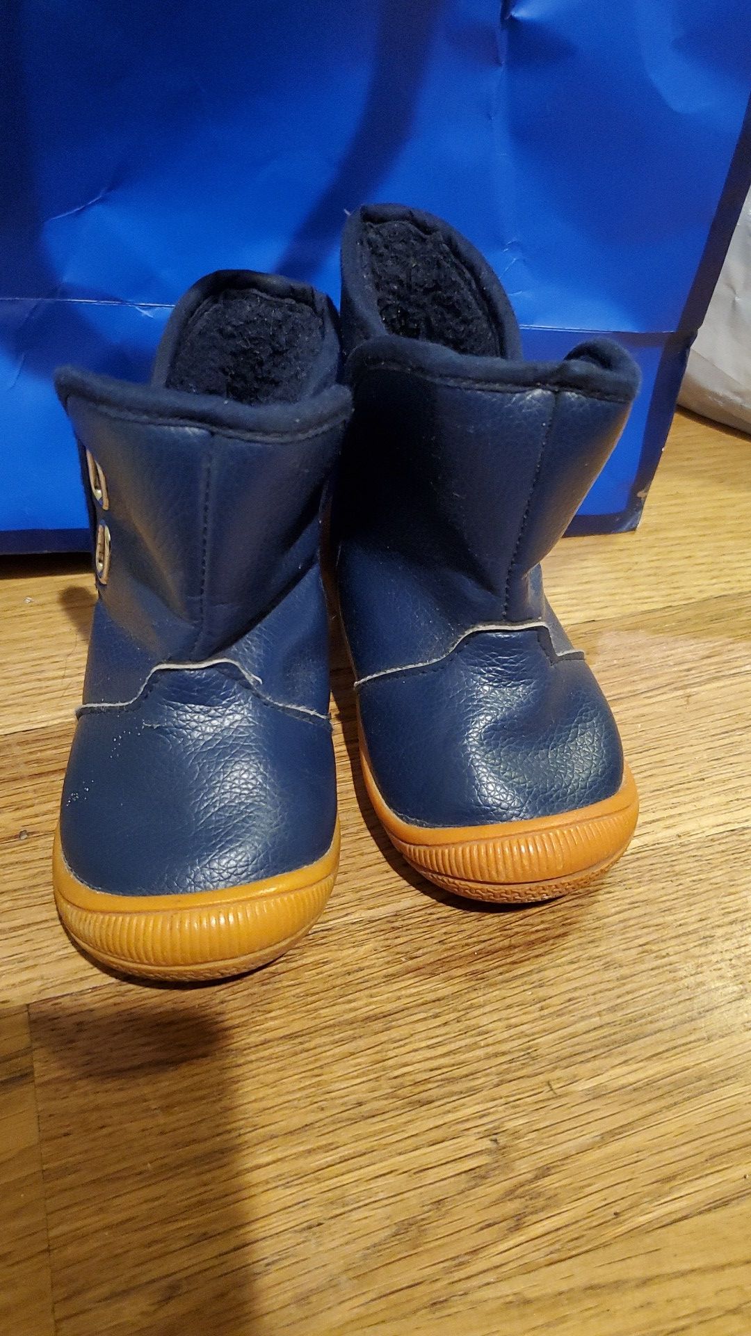 Toddler boots size 6