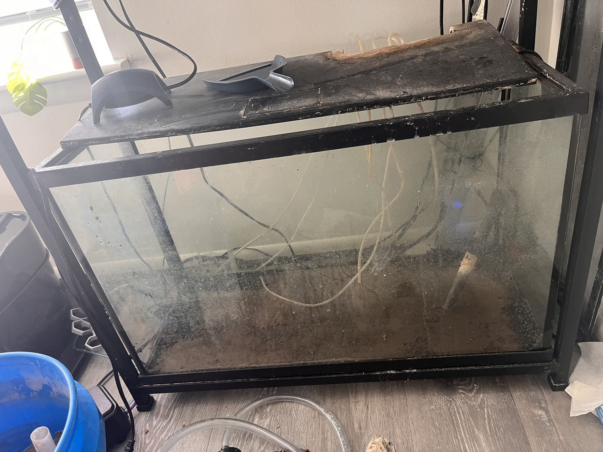 29 Gallon Tank With Lid And Light
