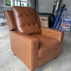 GENTLED USED 100% LEATHER RECLINER