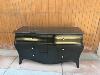 Black dresser