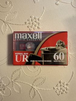 19 Maxell 60 Min Tapes