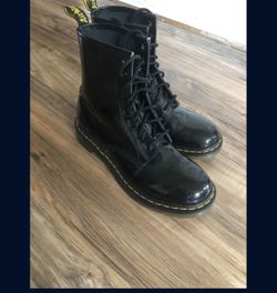 New Dr Martens Boots Size 10