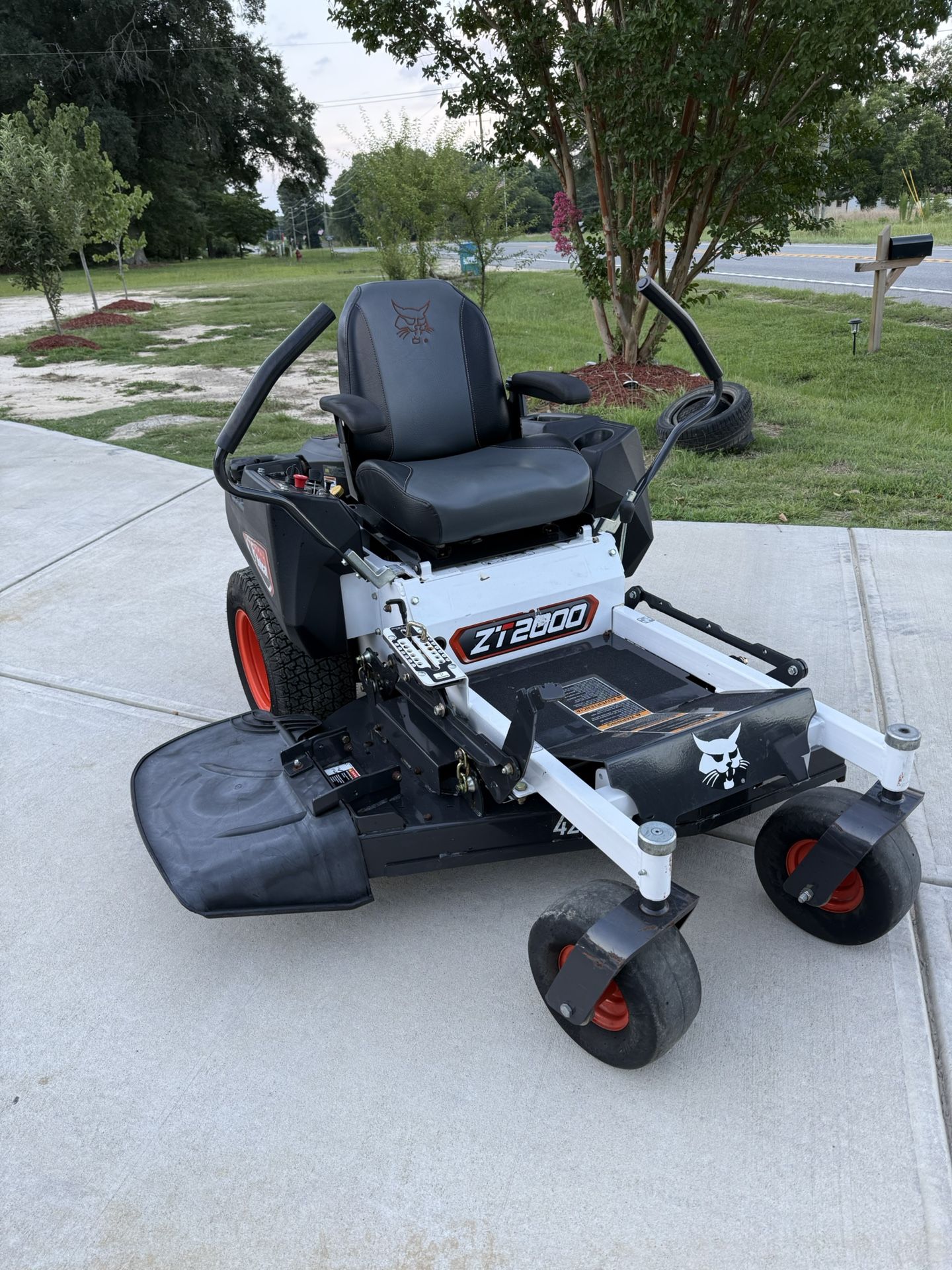 Bobcat ZT2000 Model 2023 ( only 54hrs )