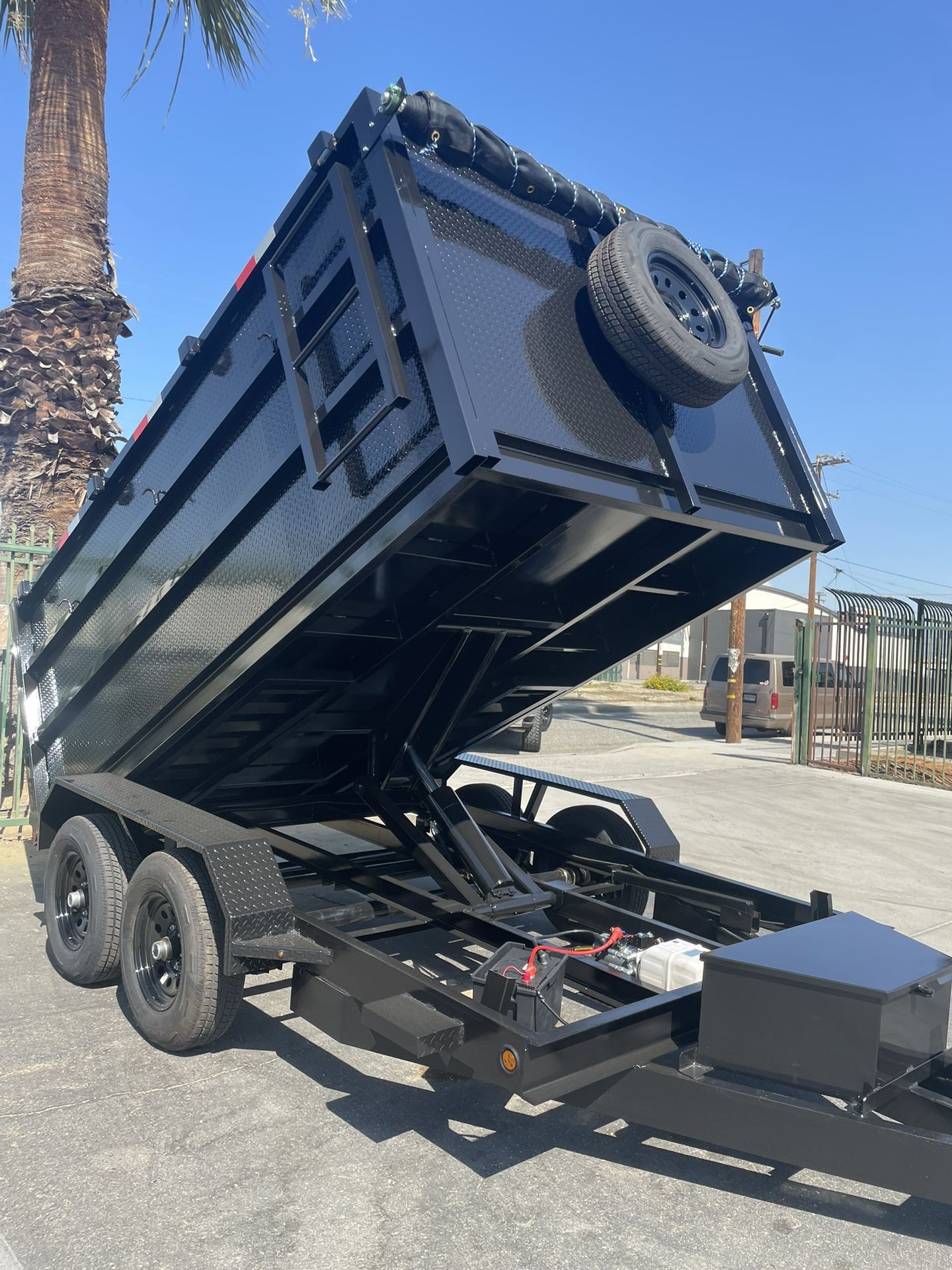 Scissor Lift Dump Trailer 💪