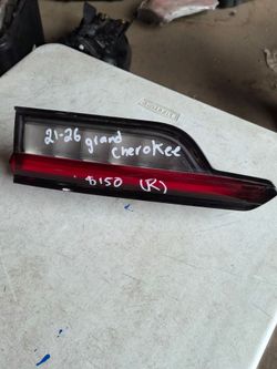 Jeep grand Cherokee right tail light tailgate oem