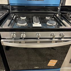 Whirlpool 30-inch gas range with Air Fry and Convection Oven