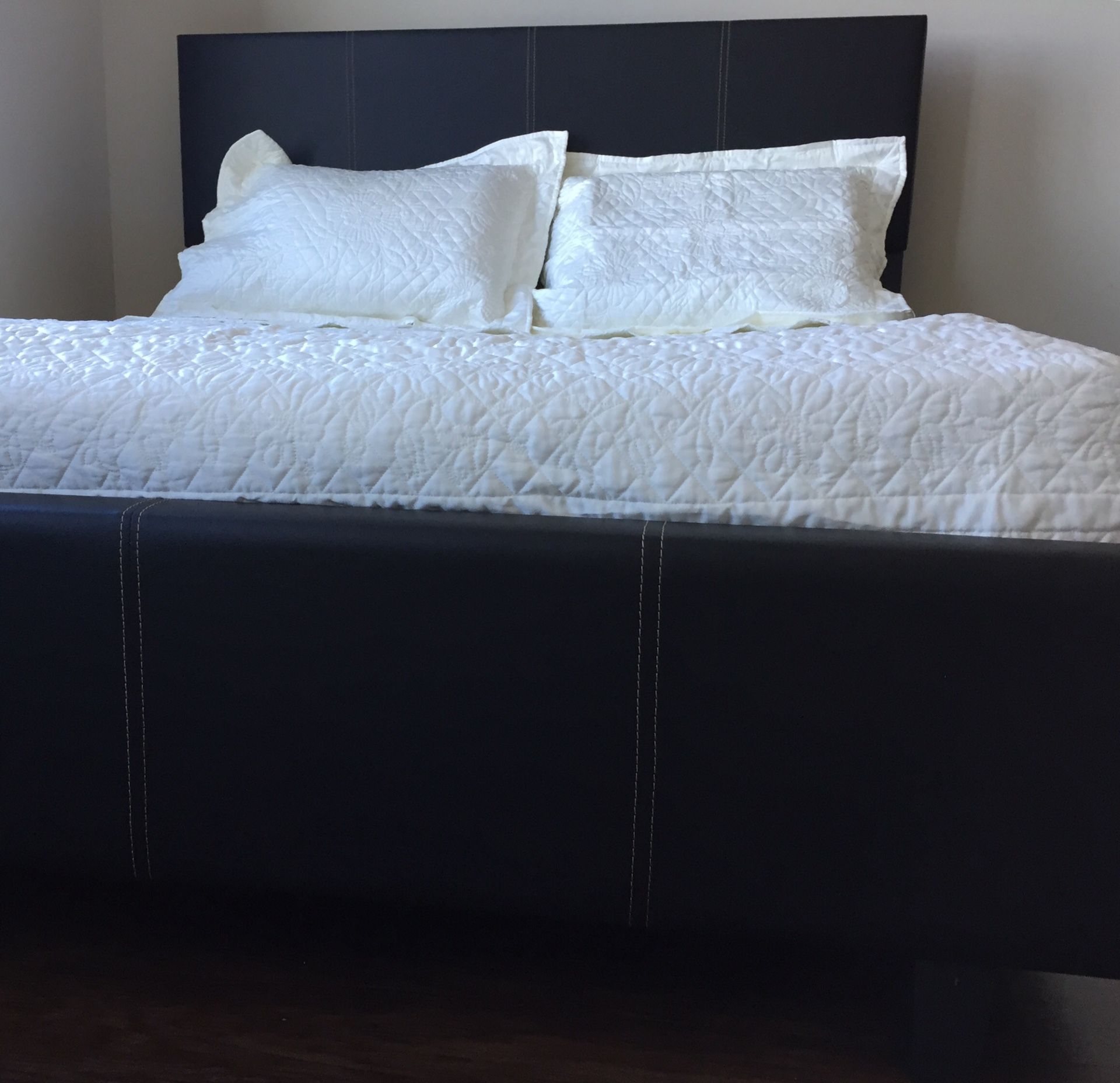 New Black Queen Bed