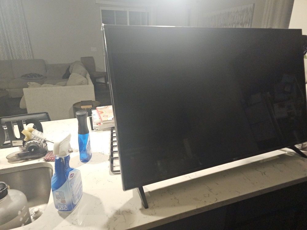 LG UN 43 inch 4K Smart UHD TV
43UN6950ZUA