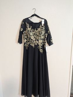 Formal floor length gown/dress......size 16.....$150 cash