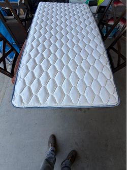 Twin mattresses good condition