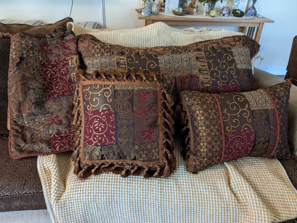 6-Piece Pillow Set Croscil Galleria Comforter Set