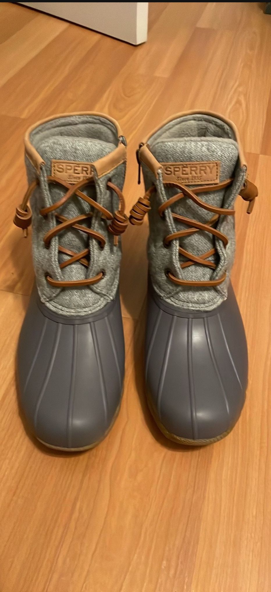 6.5 Sperry Duck boots Grey