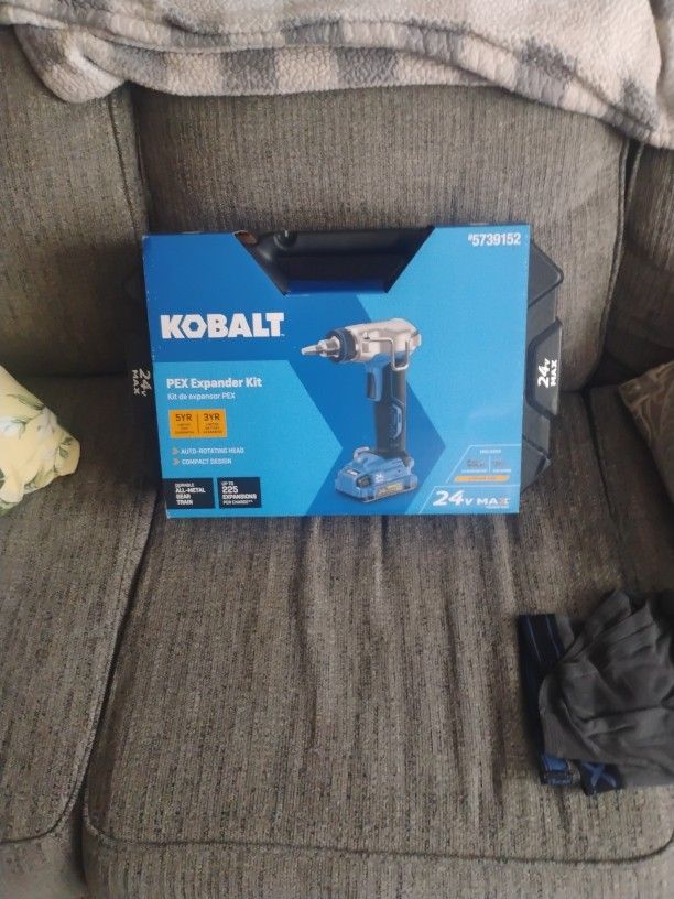 Kobalt PEX Expander Kit With Battery And Charger