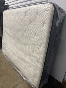 Queen Therapedic Mystic Pillow Top Mattress