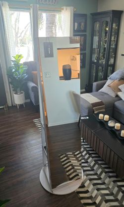 SONGMICS Rotating Mirrored Jewelry Armoire w/ LED Lights