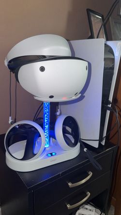Ps5, PSVR 2 with black plates/ controllers