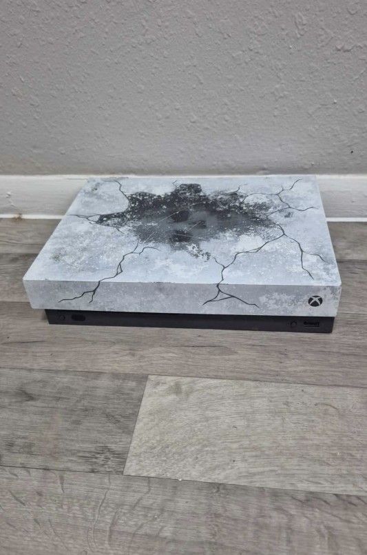 Xbox One X Gears 5 Limited Edition