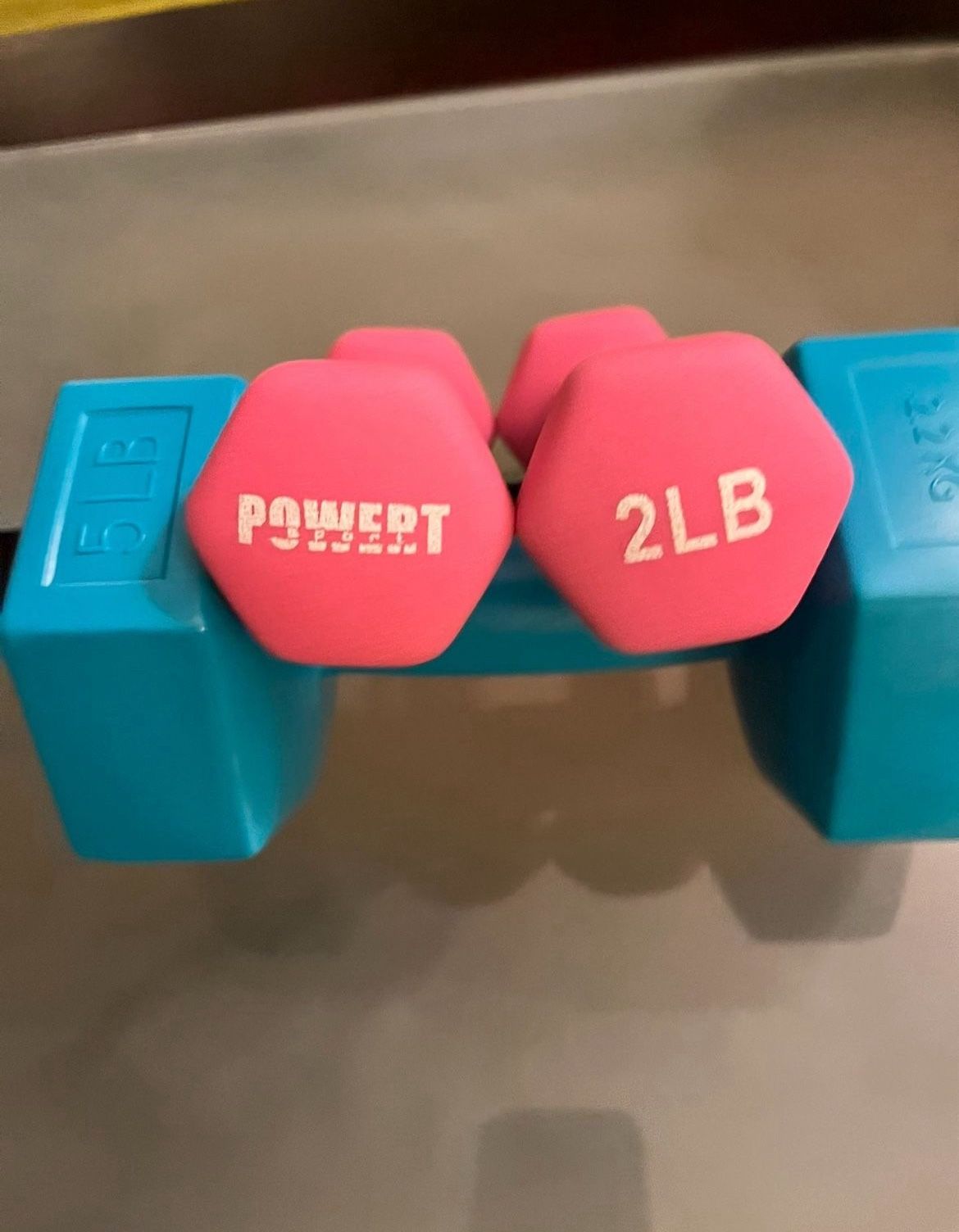 Gym Neoprene Dumbbell Hexagon Hand Weights, 2 lb Pair - 4 lb Total (Pick upπ In Bellevue) *Check out my Other Posts π