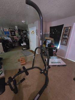 Heavy bag stand