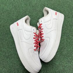 NIKE AIR FORCE WHITE SUPREME SIZE 11