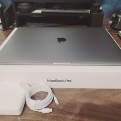 16inch MacBook Pro Laptop, Core i7, 1TB, 32gb ram, Radeon Pro 8gb Gpu, Newest MacOS