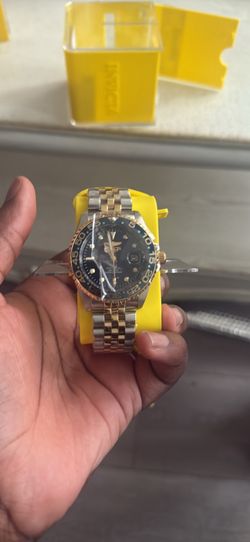Invicta Men's Watch Pro Diver Japanese Quartz Blue Dial Two Tone Bracelet 33268