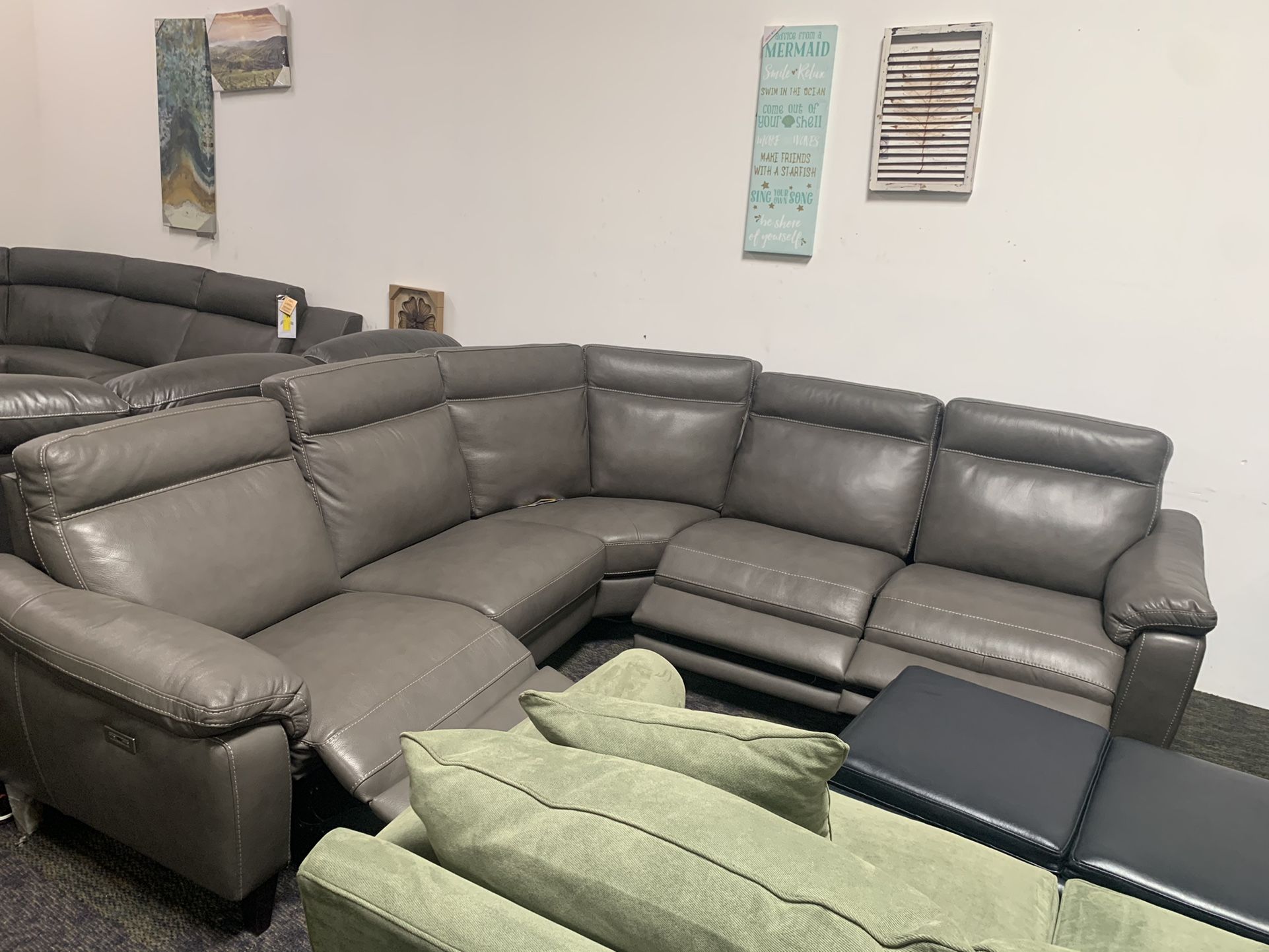 Natuzzi 5 Piece Leather sectional couch with 3 power recliners, power