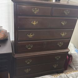 Dresser set