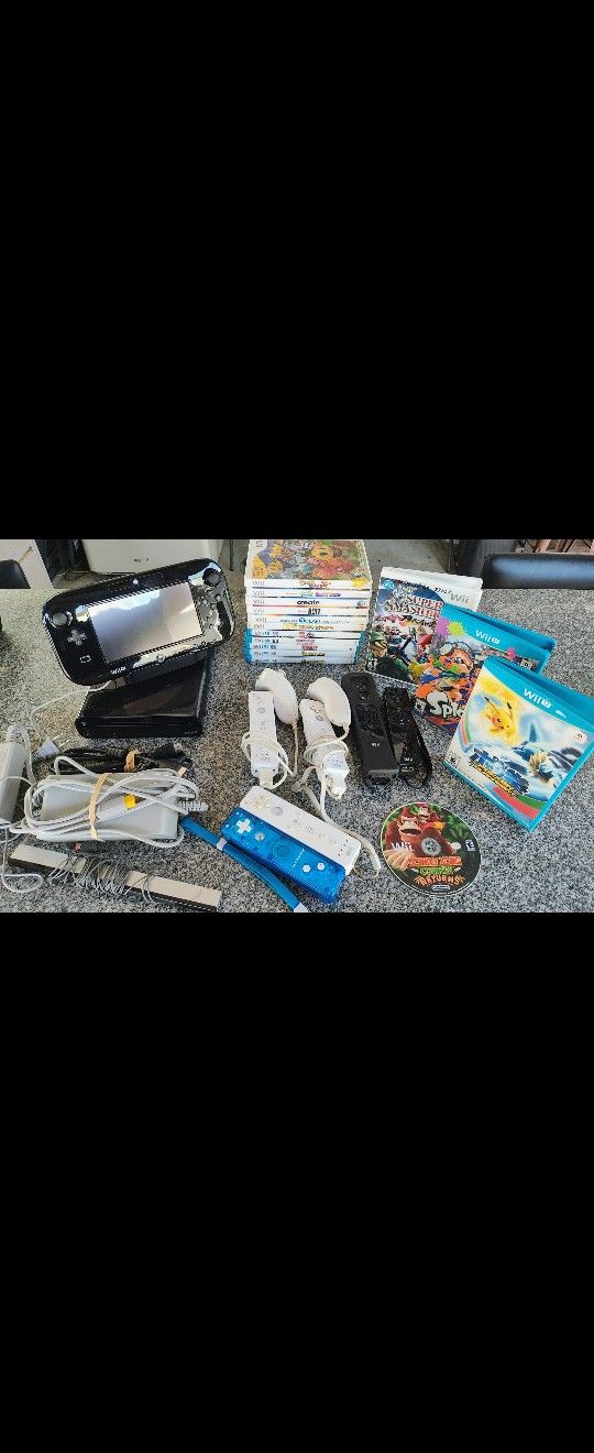 Nintendo Wii U 32GB Black Handheld System Bundle. Controllers + Games TESTED