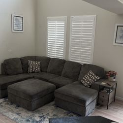 O'Phannin 2PC Sectional with LAF Chaise