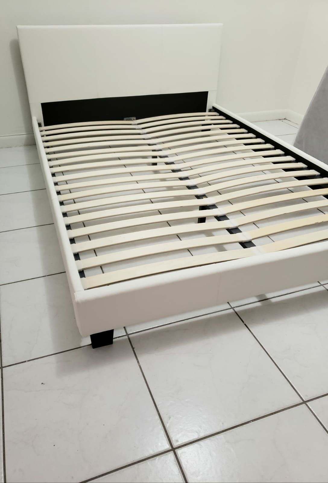 NEW IN BOX QUEEN UPHOLSTERED BED FRAME PLATFORM 😊 MATTRESS SOLD SEPARATELY