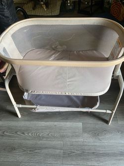 Maxi-Cosi lora bassinet