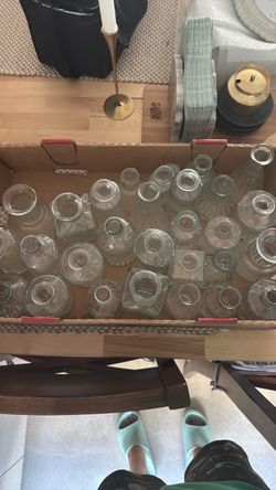 25 bud vases