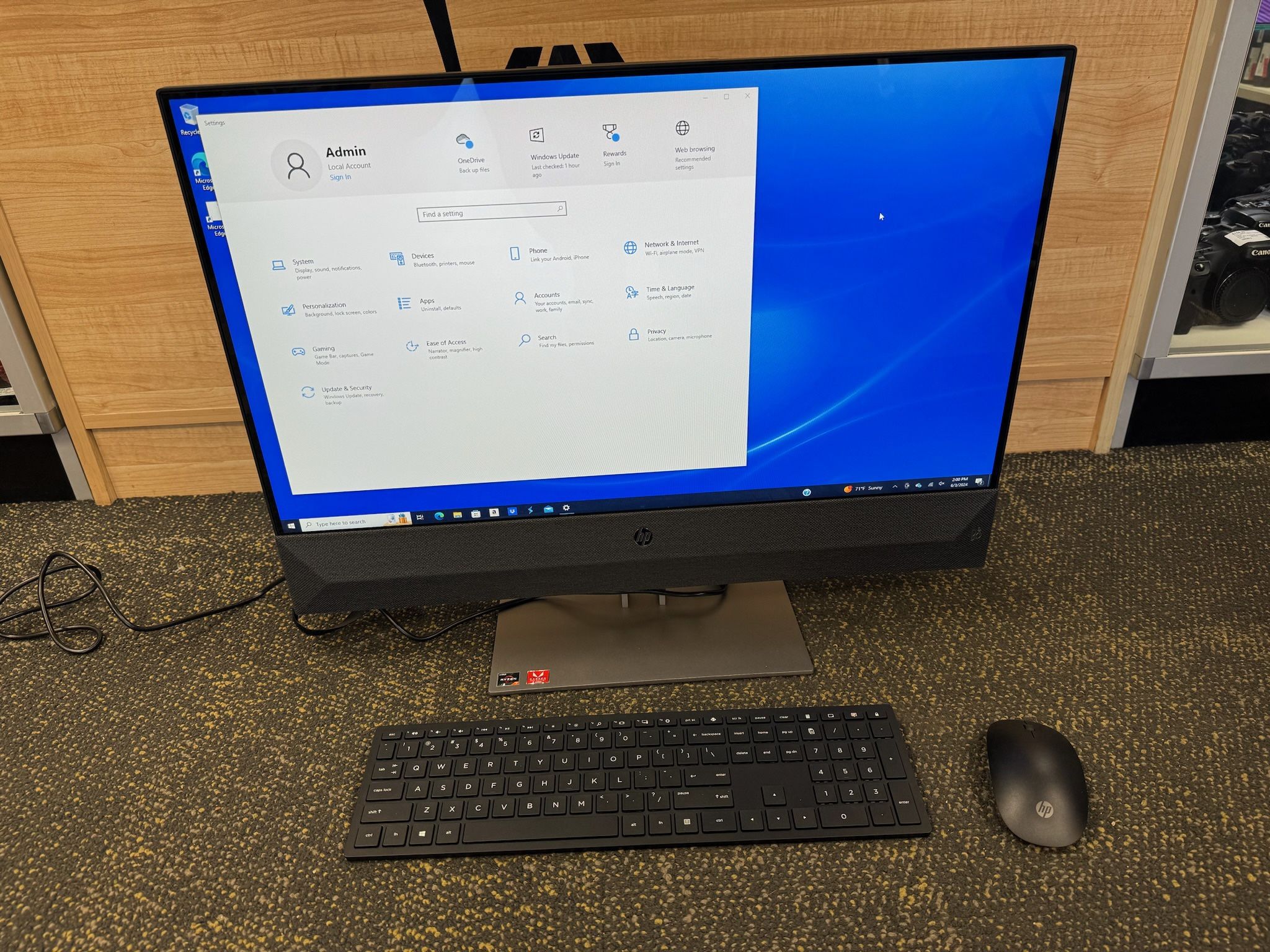 HP Pavilion 27-xa0045z All-in-One 27'' 16GB/ 128GB SSD AMD RYZEN 7 RX VEGA 11 TOUCH SCREEN W/POWER CABLE