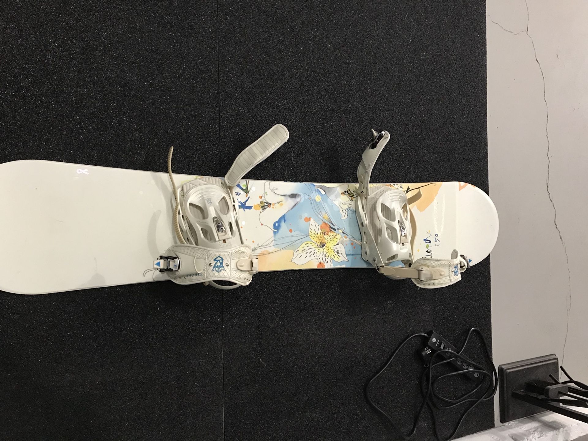 K2 SNOWBOARD LUNA 146 - BREAST CANCER EDITION