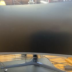 Samsung 32” Curved Monitor 