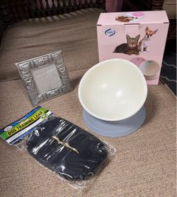Pet Supply Bundle – Bowl, Leash and Frame