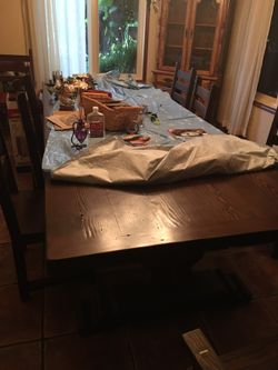 Grand dining room table