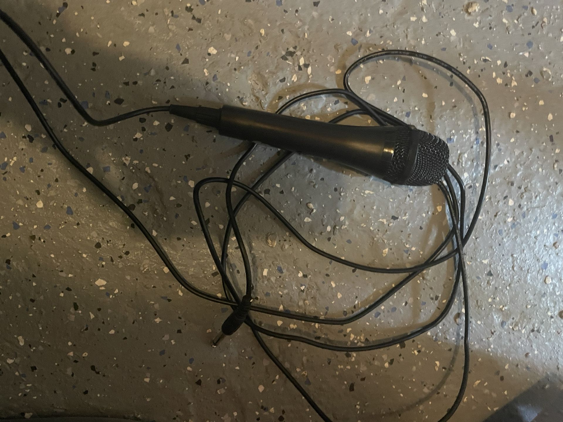 Microphone