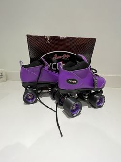 Brand New Women Cyclone Purple Skates ( Size 6 USA) 