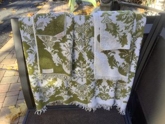 Vintage Callaway "Label of Luxury" Green Floral Towel set of 6, made of 100% cotton in the USA
