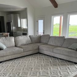 OM• $38 Initial • Brand New// ,,3 Piece Couch// Sectional 