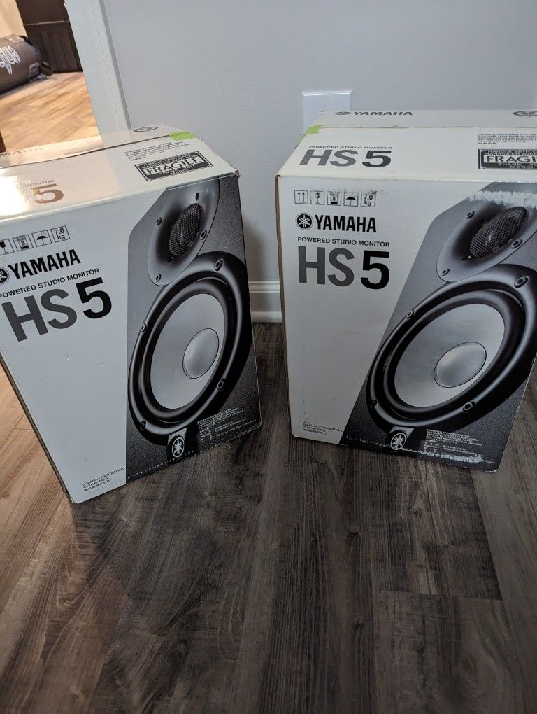 Yamaha HS5 Studio Monitors