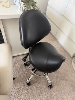 Tattoo chair