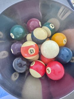 Pool table balls