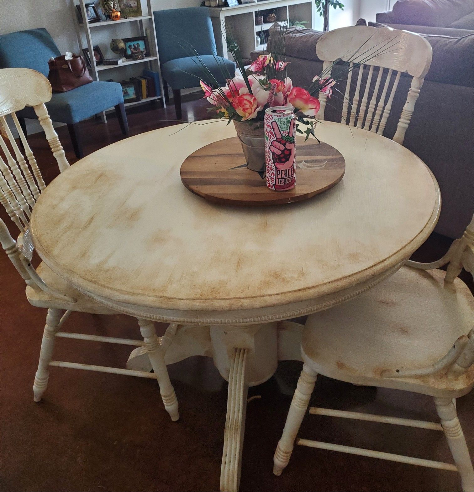 Beautiful Shabby Sheek dining set