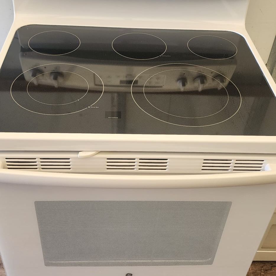 Mint condition Beige Set Of Kitchen Appliances $400