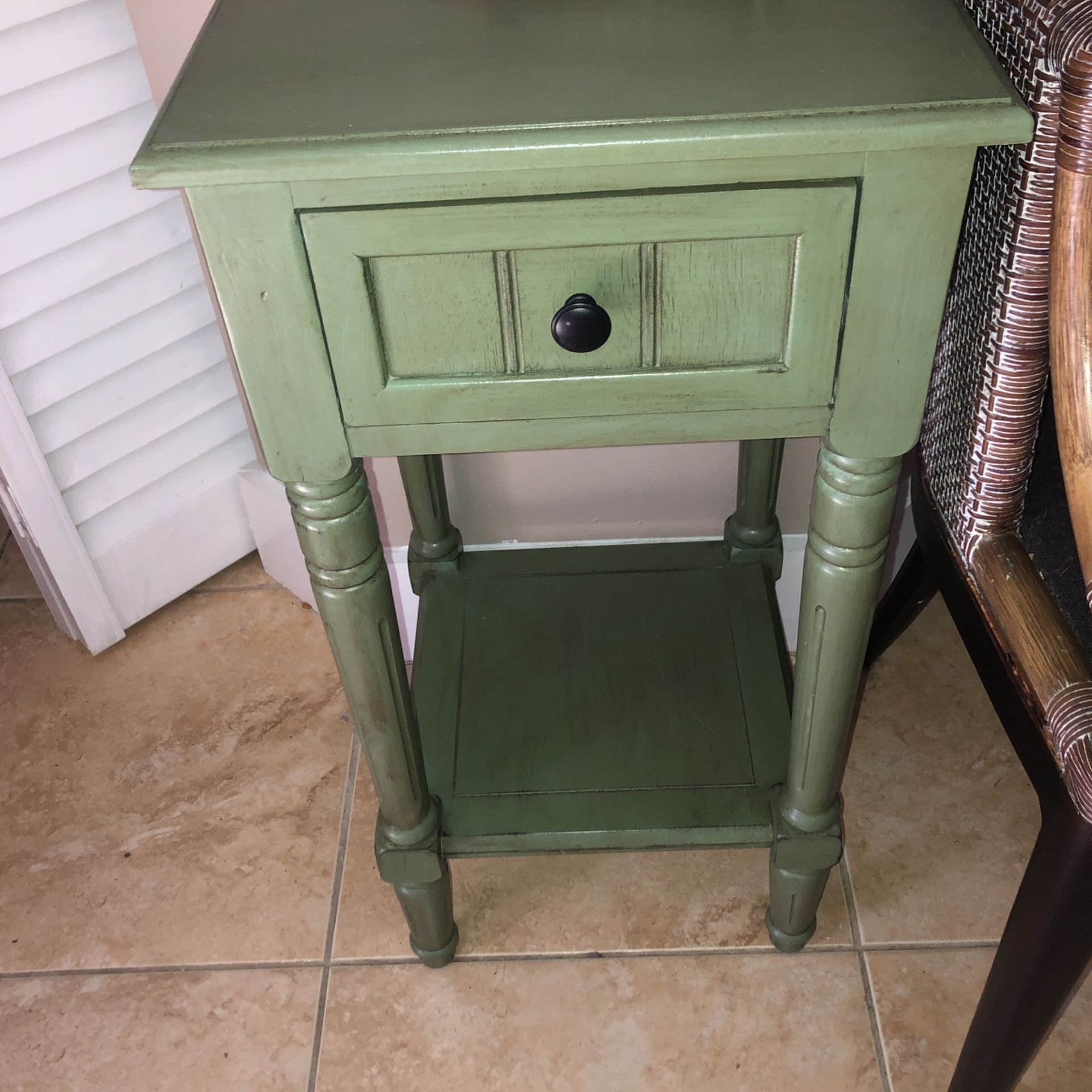 Beautiful End Table Green