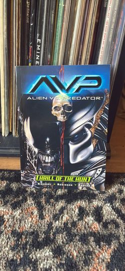 AVP: Alien vs. Predator - Thrill of the Hunt Graphic Novel