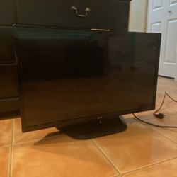 32 Inch LG Flat Screen TV